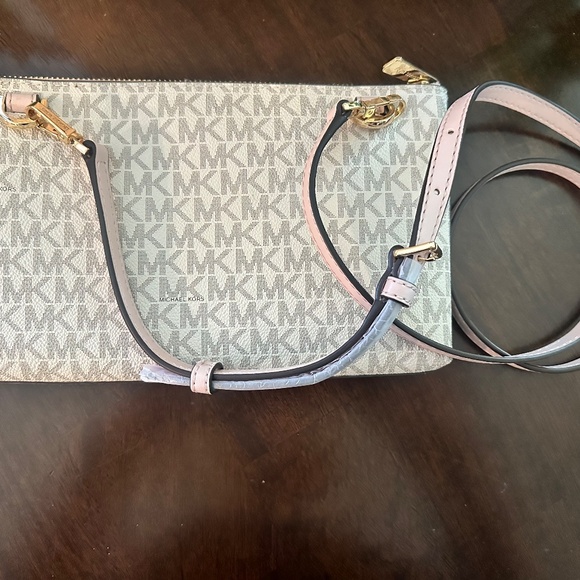 Michael Kors Clutch & Cross Body - Blush Pink - Picture 2 of 16